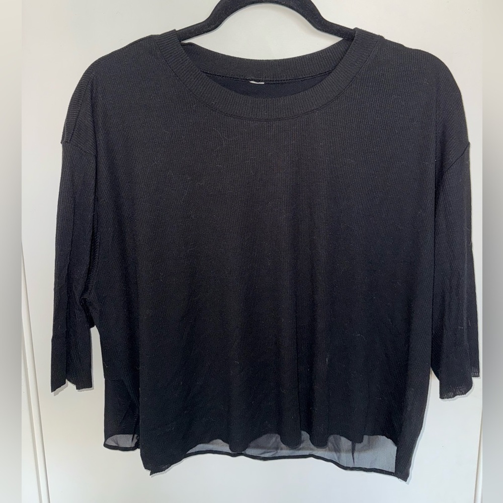 ALO Yoga Black Shoet Sleeve Tee